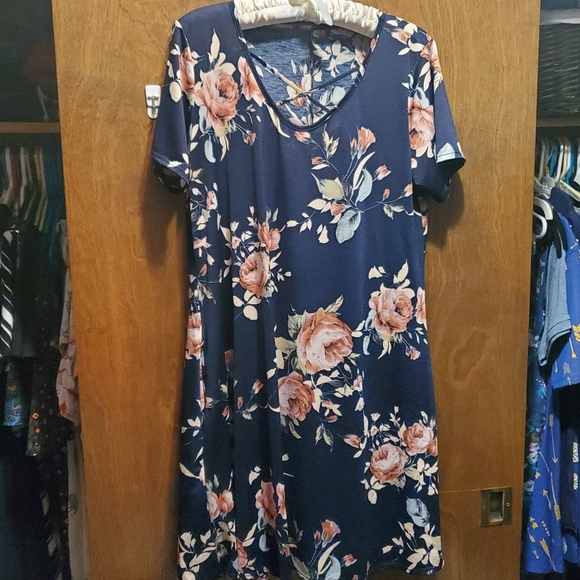 Criss Cross Dress - Picture 2 of 2